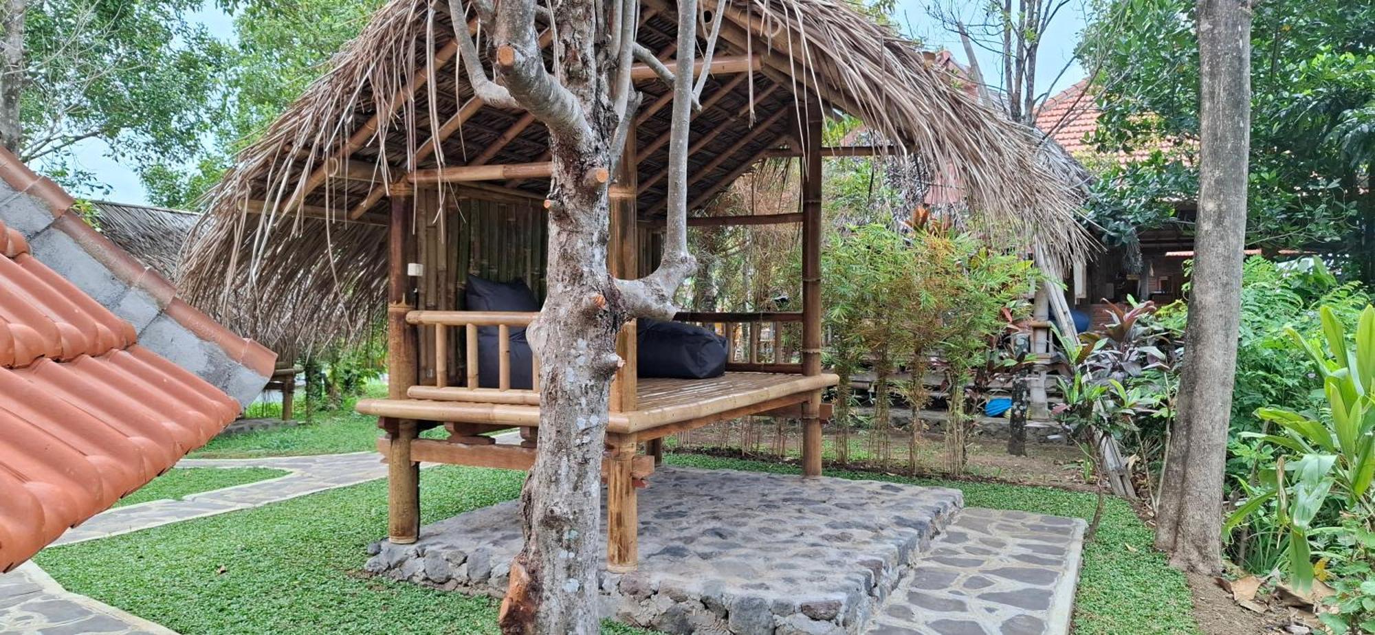 Uma Nirmala Aling-Aling Hotel Singaraja Exterior foto