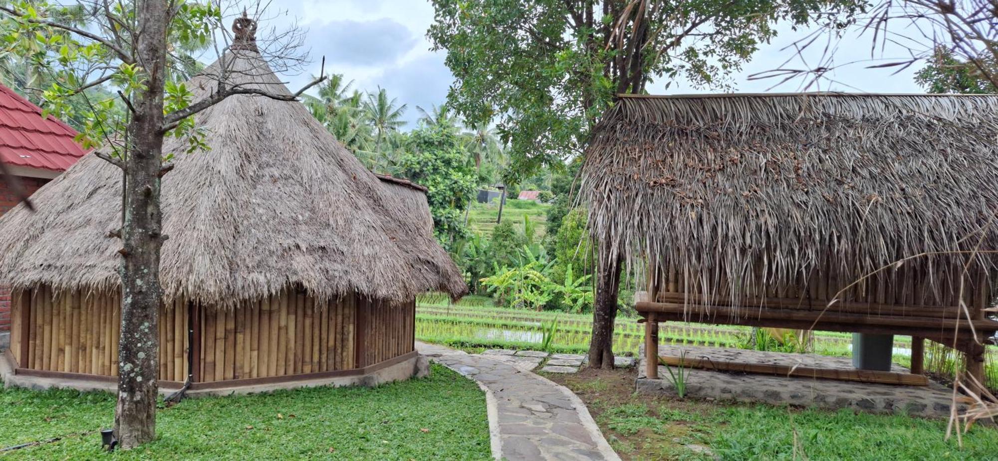 Uma Nirmala Aling-Aling Hotel Singaraja Exterior foto