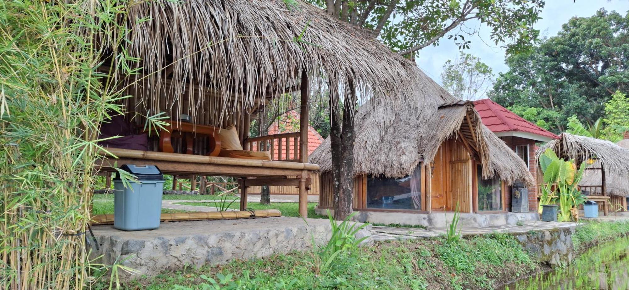 Uma Nirmala Aling-Aling Hotel Singaraja Exterior foto