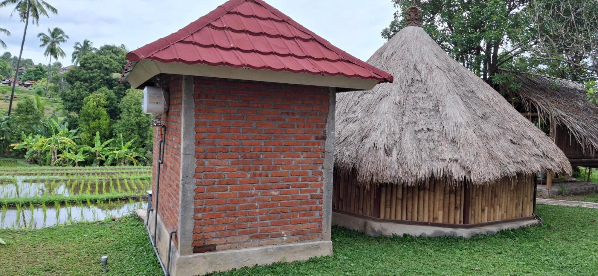 Uma Nirmala Aling-Aling Hotel Singaraja Exterior foto